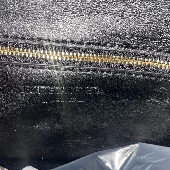 😍 Black Bottega Veneta Black Andiamo Clutch - Picture 3 of 6